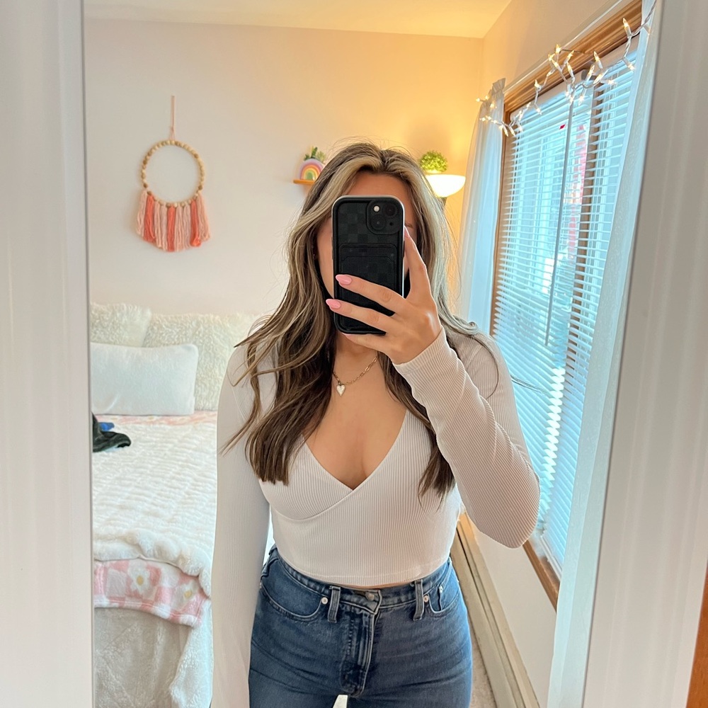 Forever 21 Cream V-Neck Long Sleeve Top
